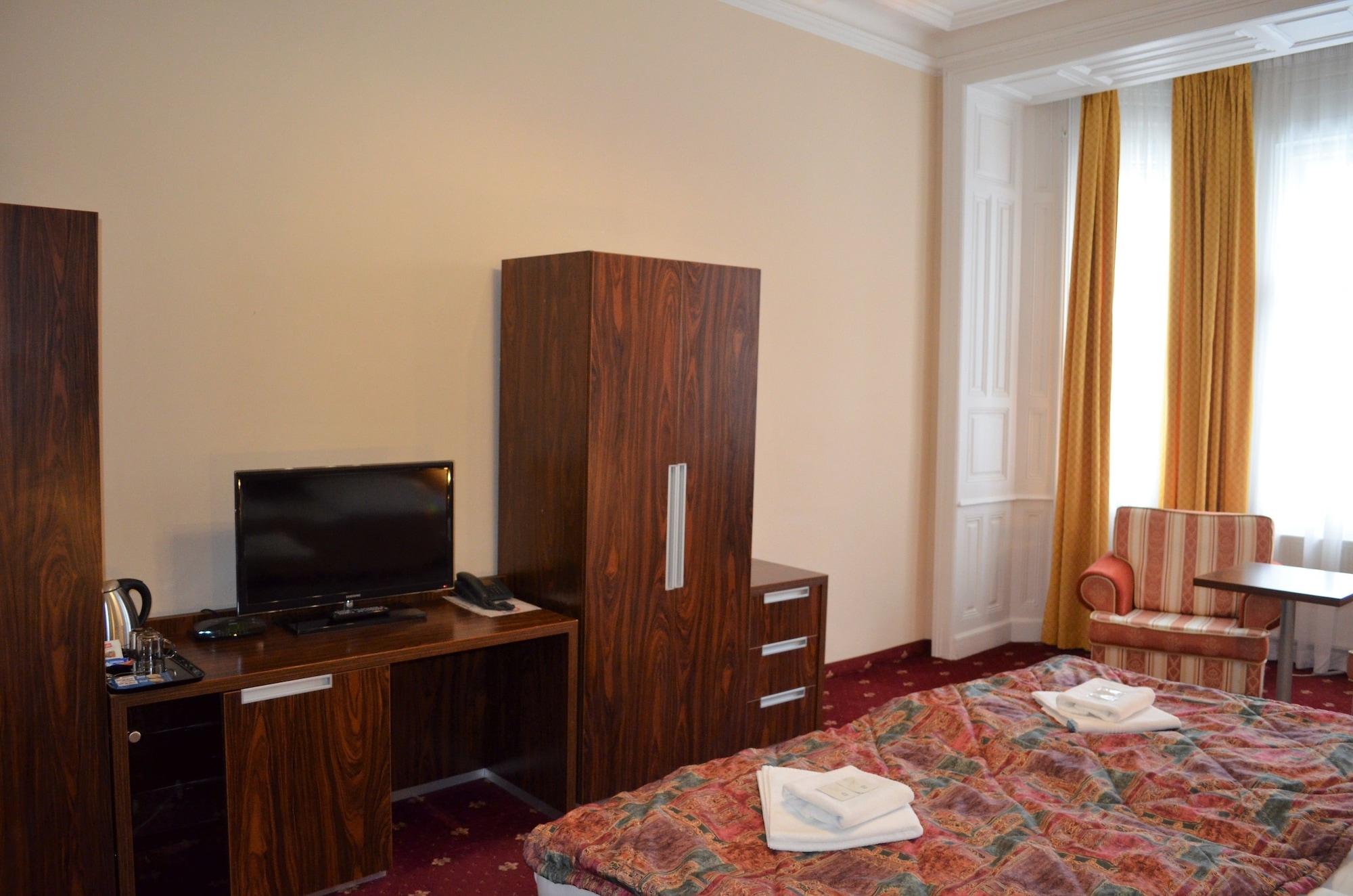 Hotel Palacky Карловы Вары Экстерьер фото